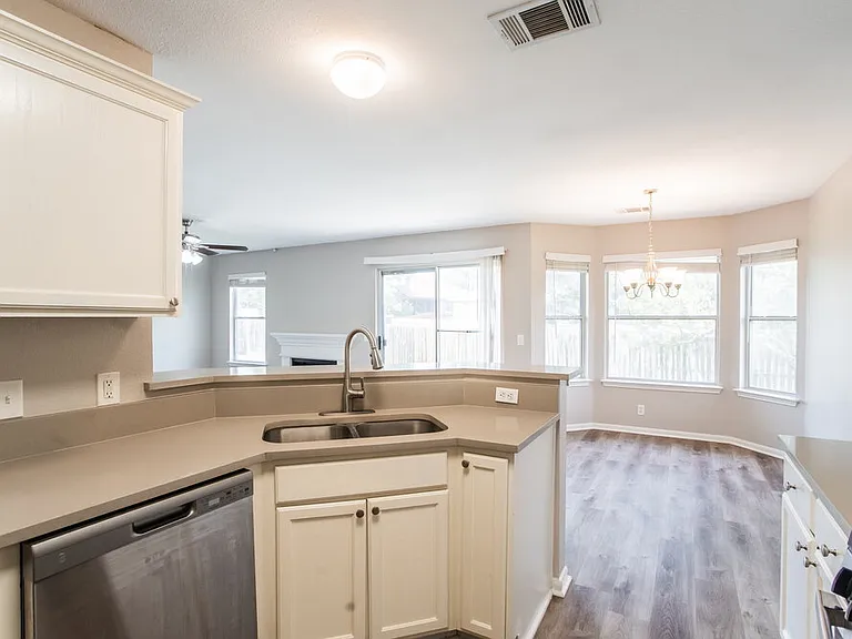 21013 Godolophin Ct — Photo 11