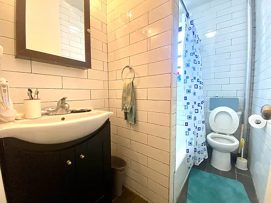 Rented by Lang Realty LLC | media 19