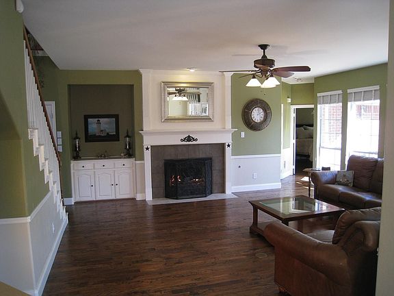Living Room Pic 2