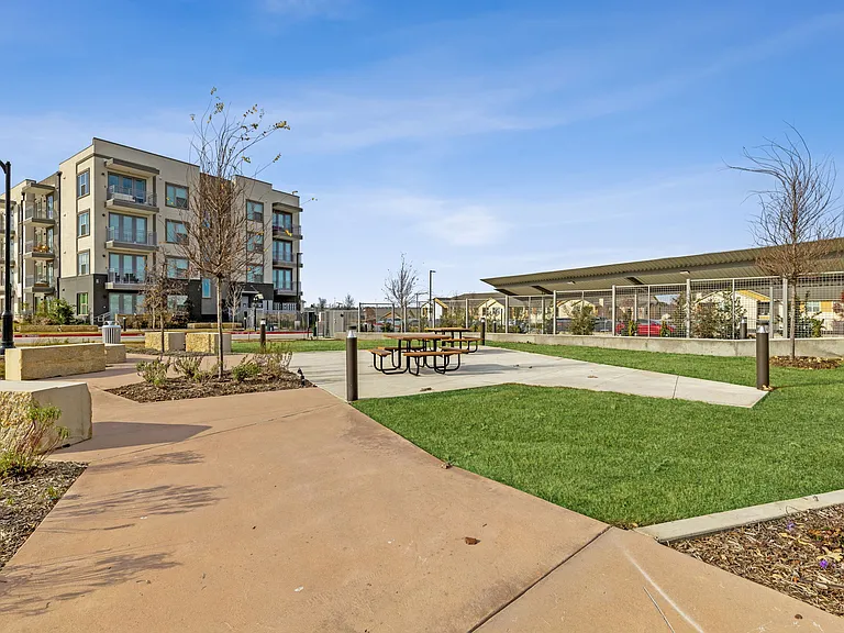 Ironcrest Apartments — Photo 22