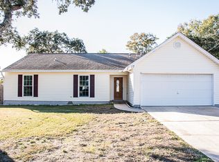 17 8th St, Shalimar, FL 32579