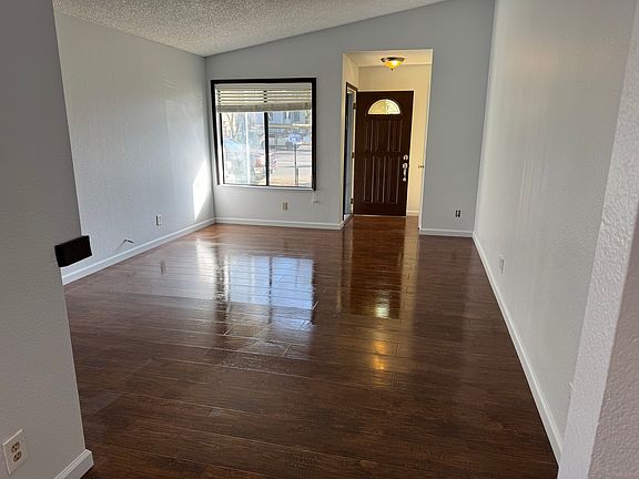 2nd image of 3227 Miramonte Dr