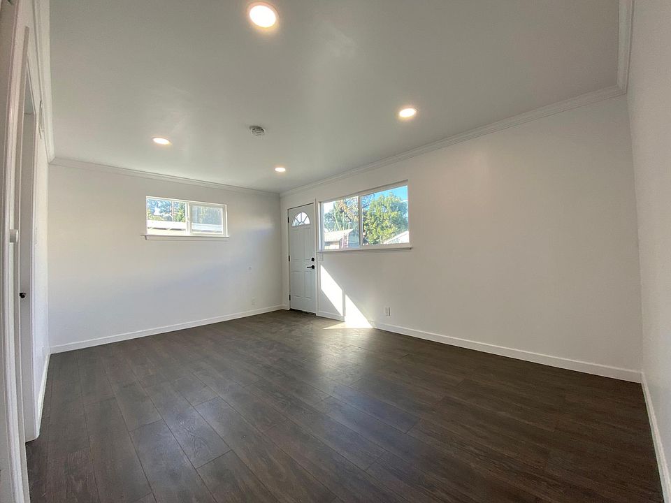 1st image of 264 Chestnut Ave #A