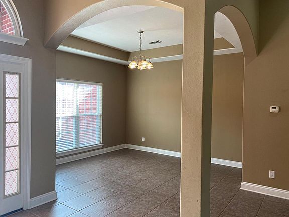 4th image of 160 James Dr