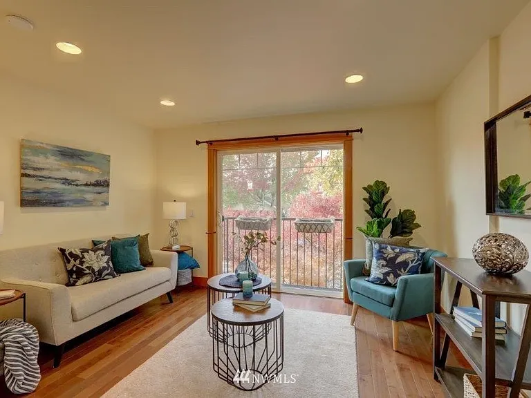 5204 Delridge Way SW #C — Photo 2