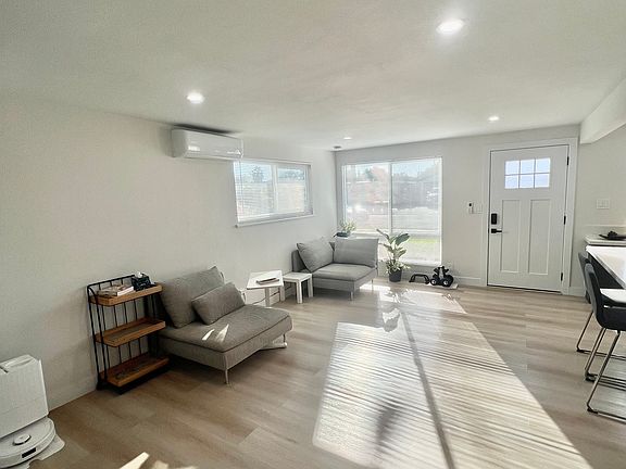 3rd image of 6248 Wilma Ave