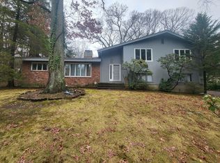62 Quaker Path, Stony Brook, NY