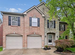 8592 Sunmont Dr, Cincinnati, OH 45255