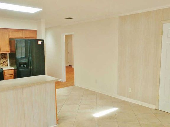 5th image of 1533 Red Bud Ct