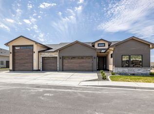 6111 W 28th Pl, Kennewick, WA 99338