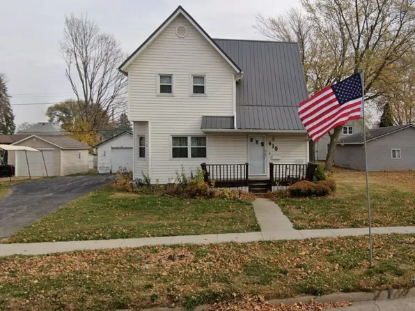 410 N Cedar St, Monticello, IA 52310