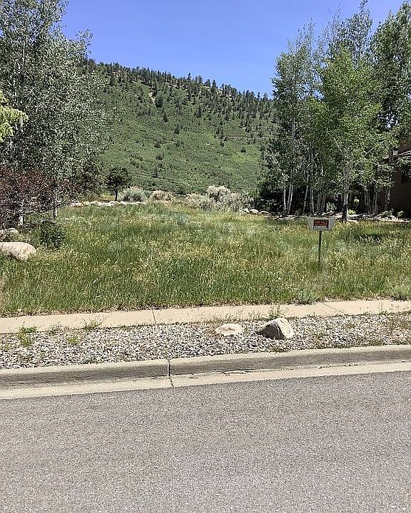 2nd image of 328 Hillcrest Dr