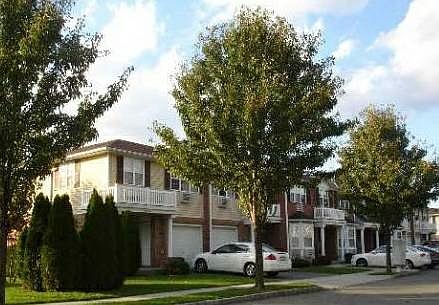 2nd image of 8259 Country Pointe Cir