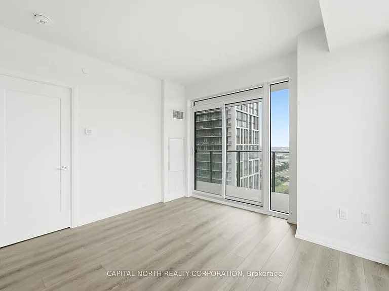 27 Korda Gate #1905 — Photo 10
