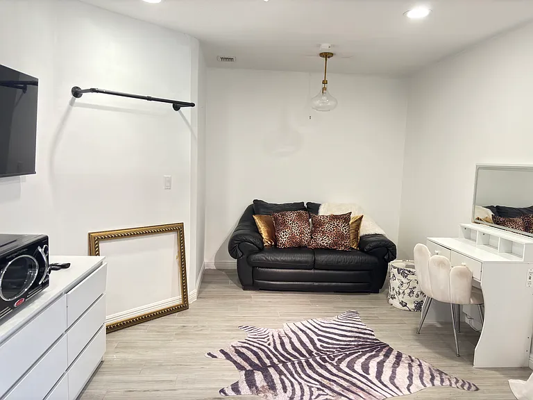 8986 Alexandra Cir — Photo 3