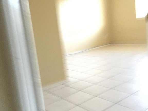 5th image of 3600 Fm 2673 APT C4