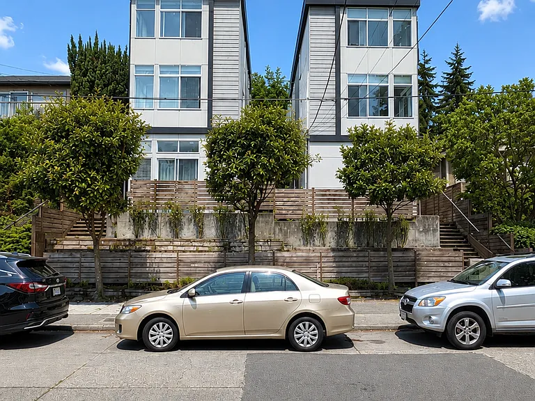 21AVE Townhomes — Photo 2