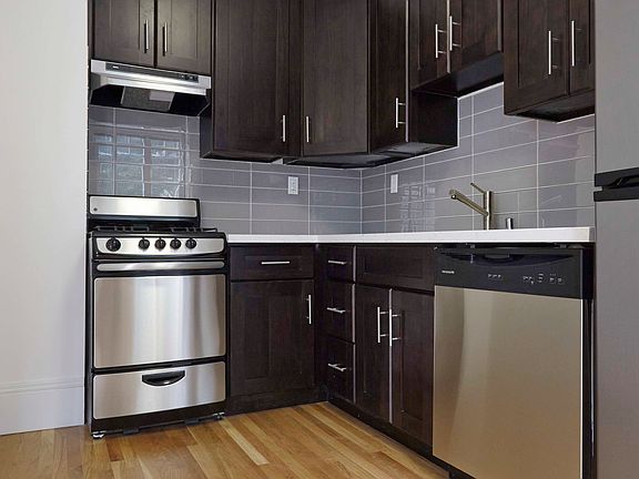 5th image of 828 Jones St APT 22