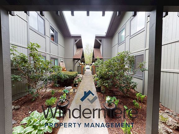 2nd image of 601 Village Way APT 46