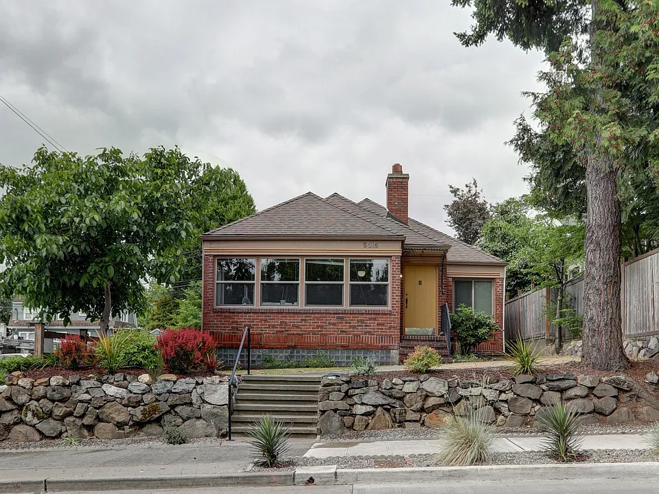 5515 35th Ave NE