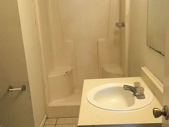 3rd image of 319 Manuel Dr APT C