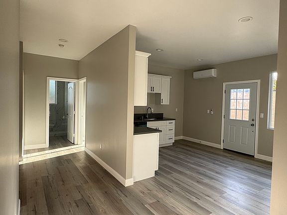 4th image of 5743 N Gladys Ave