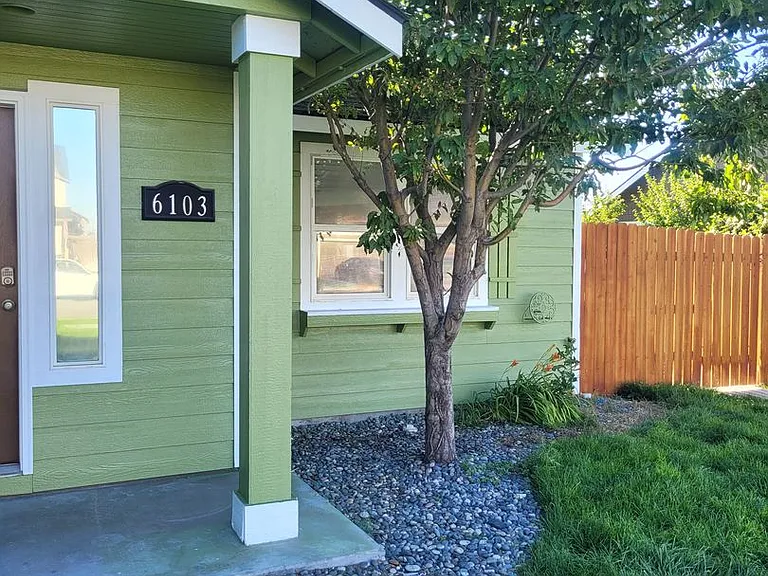 6103 Maryhill Ln — Photo 2