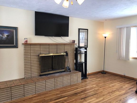 2nd image of 395 Pinon Dr