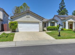 8199 Red Elk Dr, Elk Grove, CA 95758