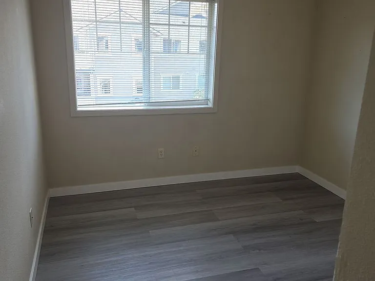 13507 97th Ave E #303 — Photo 10