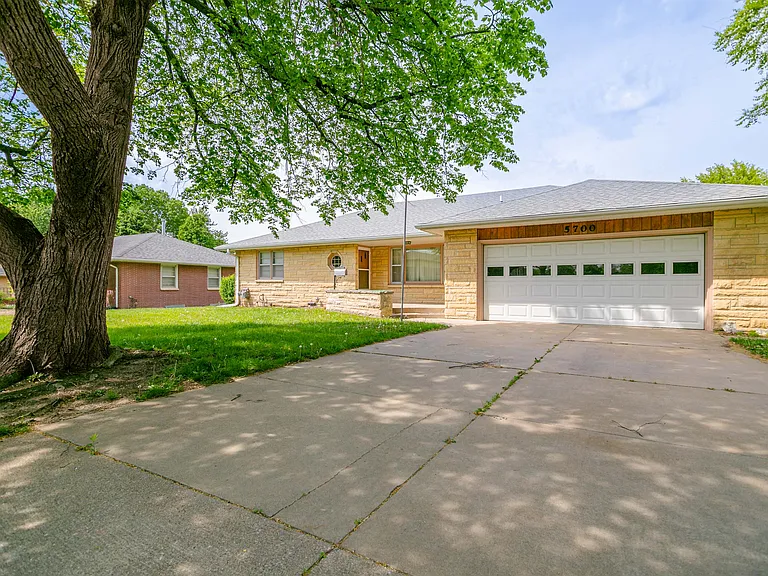 5700 Normal Blvd — Photo 39