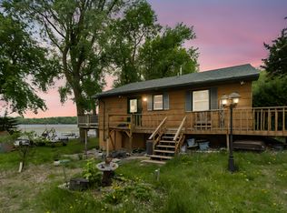 49136 Riverside Ln, Waterville, MN 56096