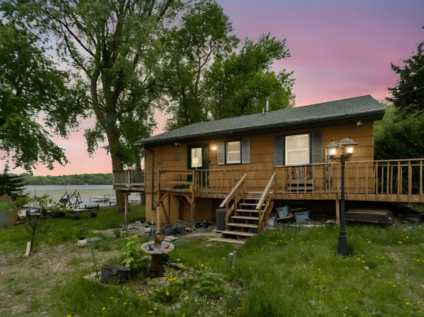 49136 Riverside Ln, Waterville, MN 56096