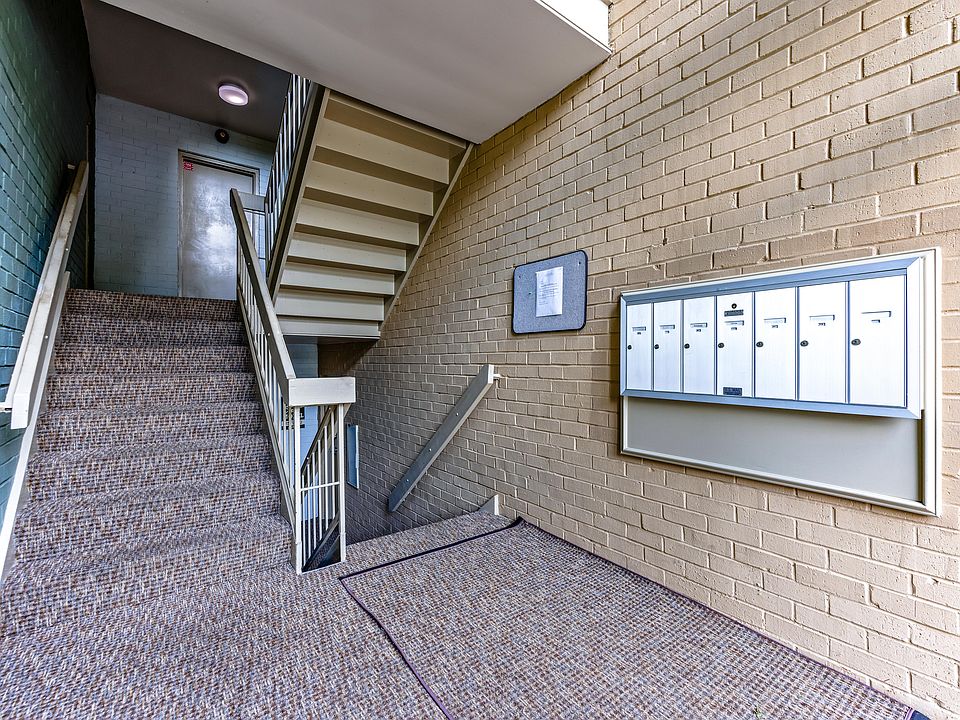 Building Photo 5