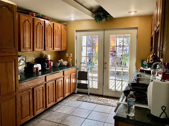 5th image of 665 Clover Ln