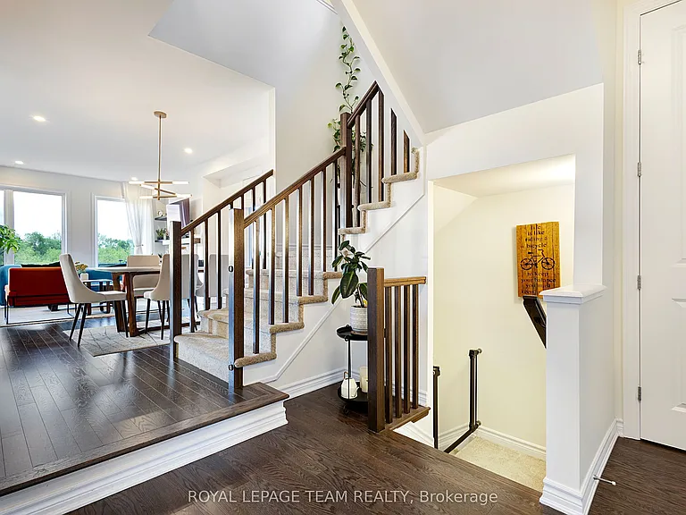 224 Turnbuckle Cres — Photo 4
