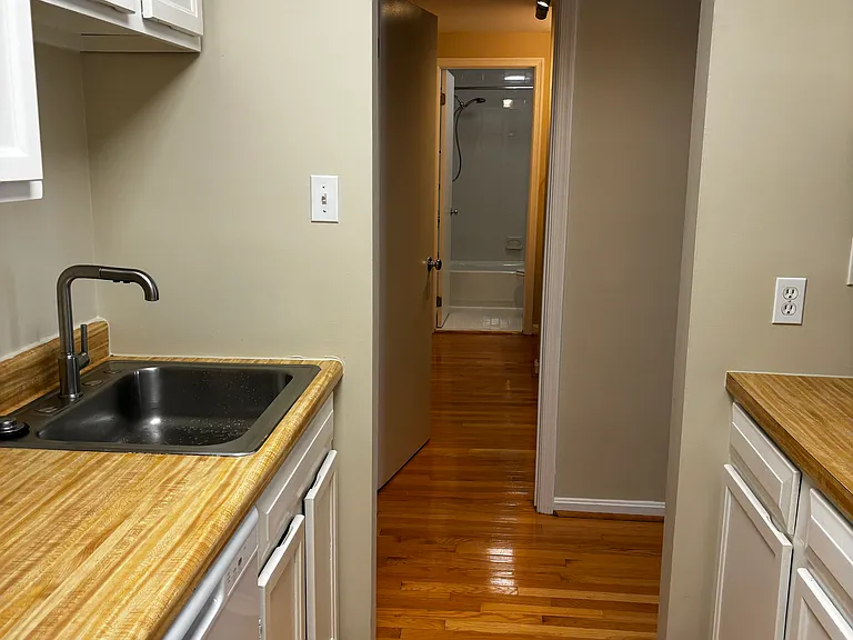 2007 O St NW #203 — Photo 6