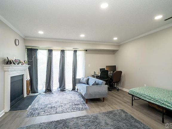 4th image of 311 Aspen Dr