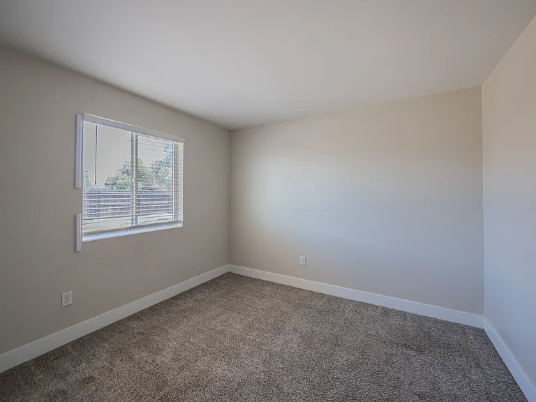 5849 S College Ave — Photo 17