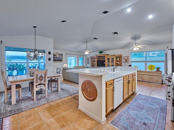 4th image of 471 Neptune Road
