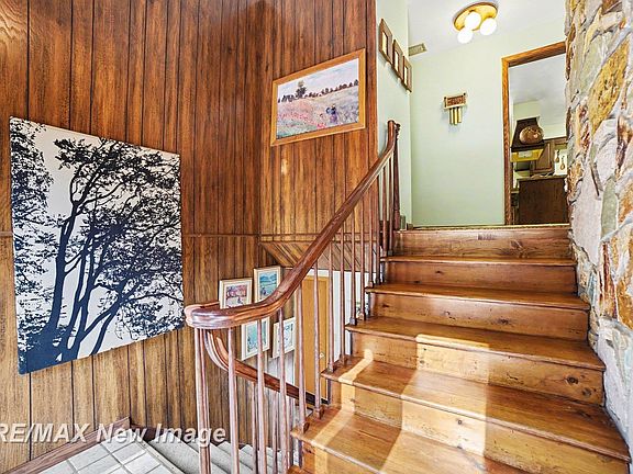 3rd image of 4093 Pruess Rd