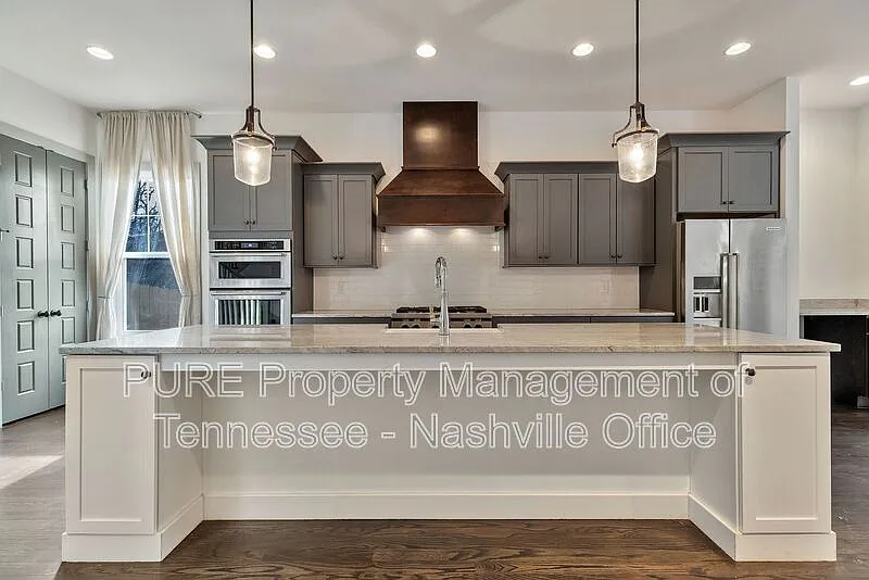 4 bed, 3.0 bath, 3514 sqft, $5,995 — Photo 3