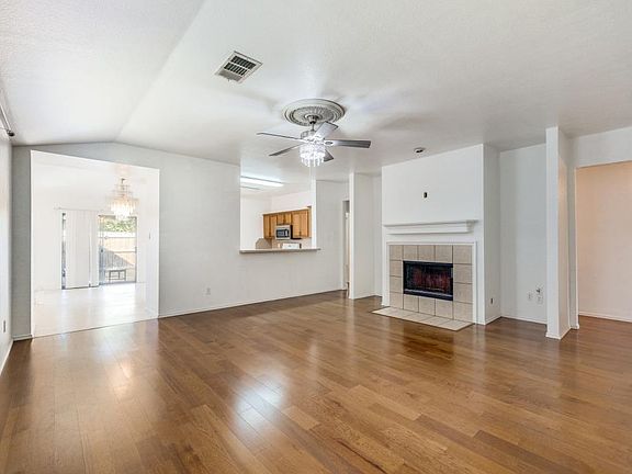 3rd image of 7237 Jurassic Dr