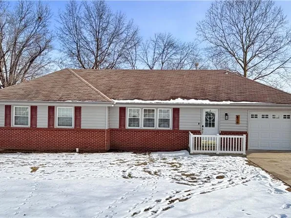 414 Town And Country Ln, Trenton, MO 64683