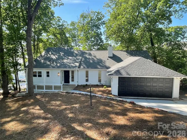 7015 Chelsea Day Ln, Tega Cay, SC 29708