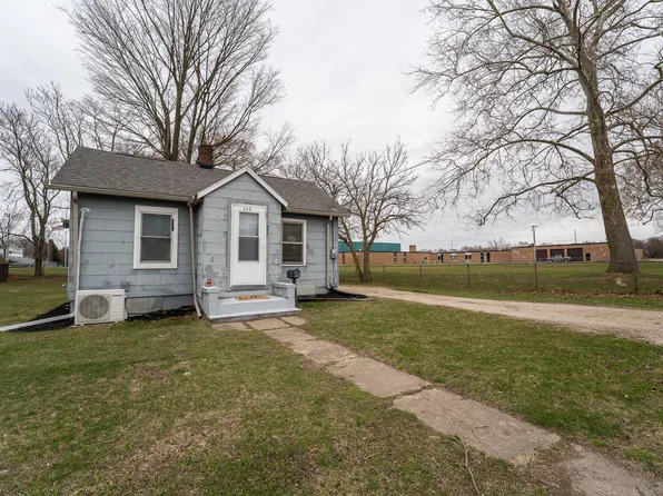 425 N Center St, Hartford, MI 49057