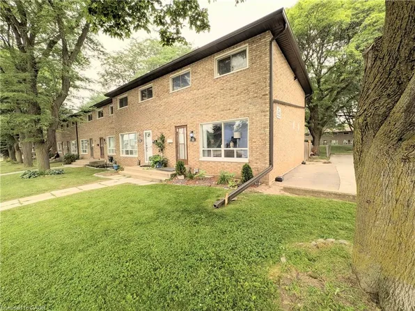 22 Riverdale Dr #1, Hamilton, ON L8E 1J8