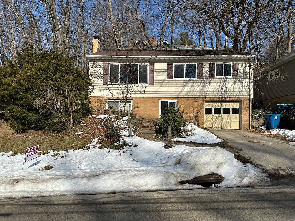 1st image of 221 Columbus St