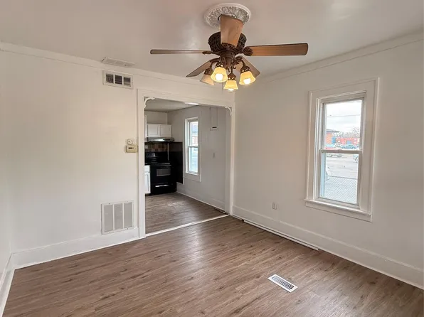 18168 Brohl St, Roseville, MI 48066