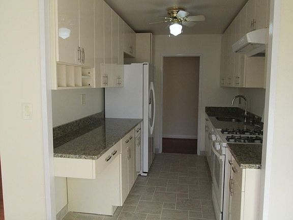 2nd image of 6641 Wakefield Dr APT 303